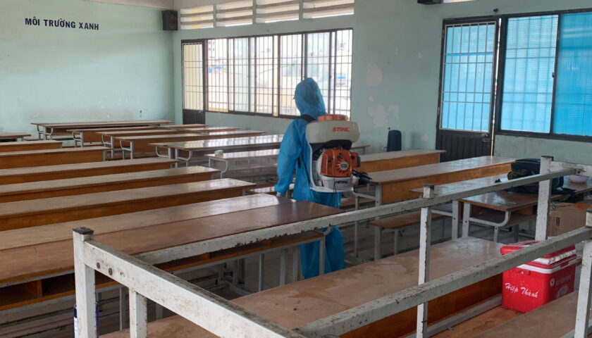 Phun khử trùng cho trường học ngăn ngừa dịch bệnh cho học sinh-sinh viên và giảng viên